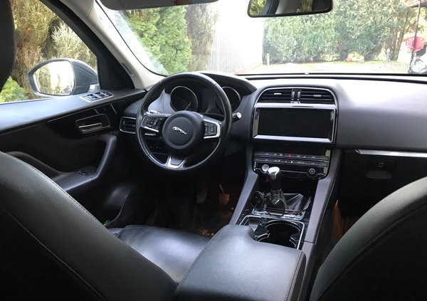 Jaguar F-Pace cena 117000 przebieg: 110000, rok produkcji 2018 z Wrocław małe 154